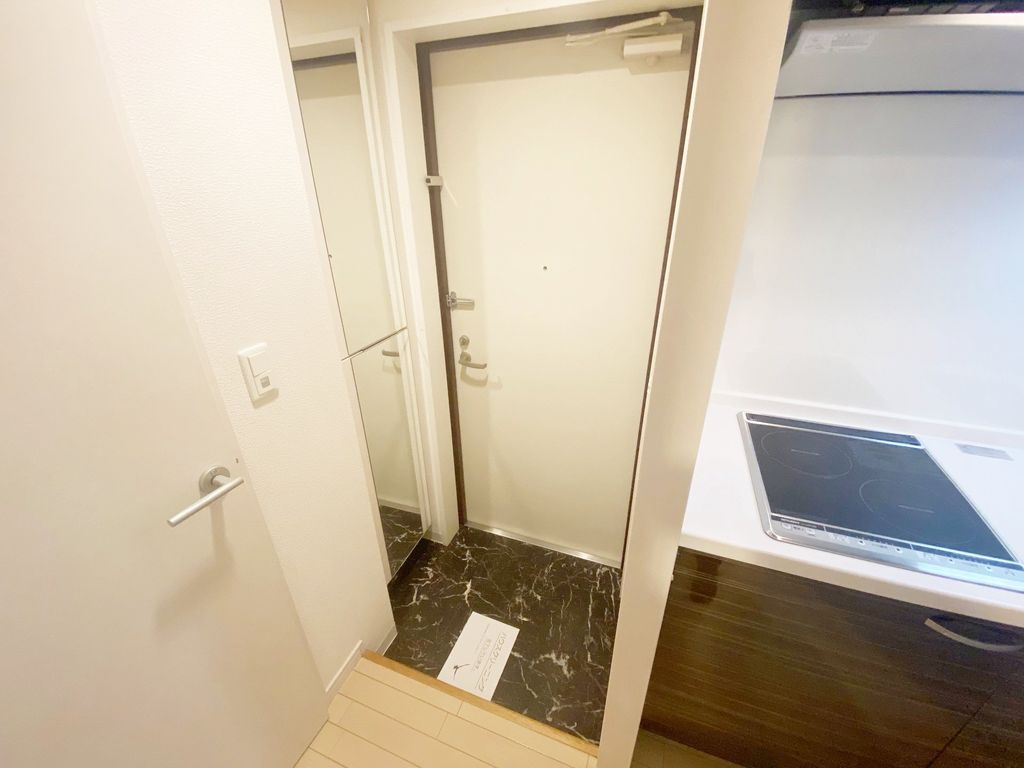 玄関　バルコニー