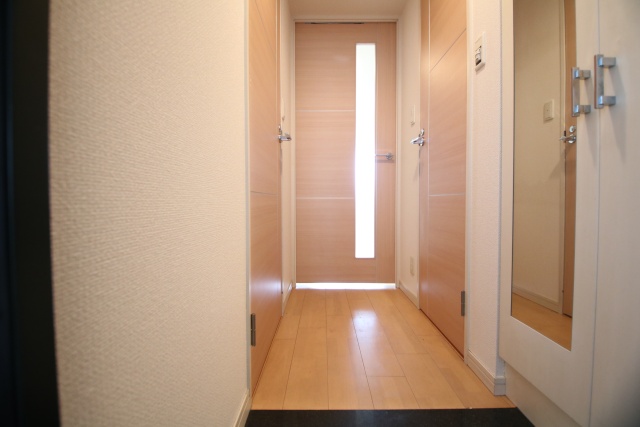 玄関　※別室の参考写真の為、現況優先です。