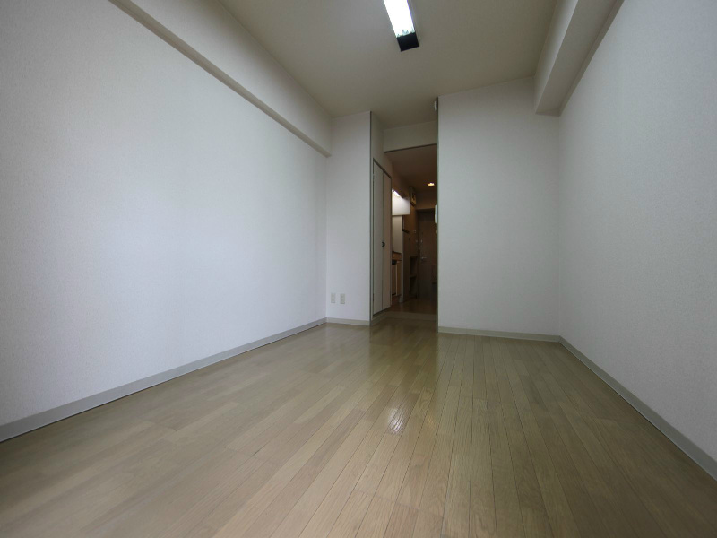 その他部屋・スペース　洋室7帖　壁掛けレール付　家電（洗濯機レンジ）ご用意できます