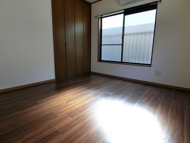 居室・リビング　広々洋室