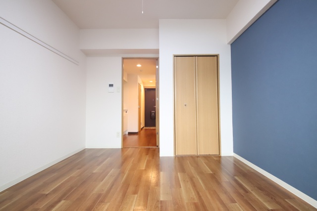 居室・リビング　別号室のお写真のため現況優先