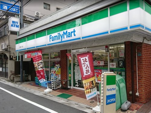コンビニ　ファミリーマート 巣鴨三丁目店（コンビニ）まで229m