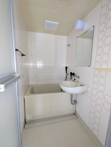 バス・シャワールーム　ゆとりの浴室