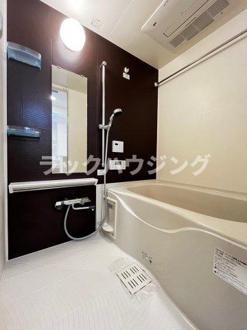 バス・シャワールーム　反転タイプとなります。