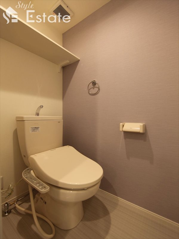 トイレ　温水洗浄便座付シャワートイレ