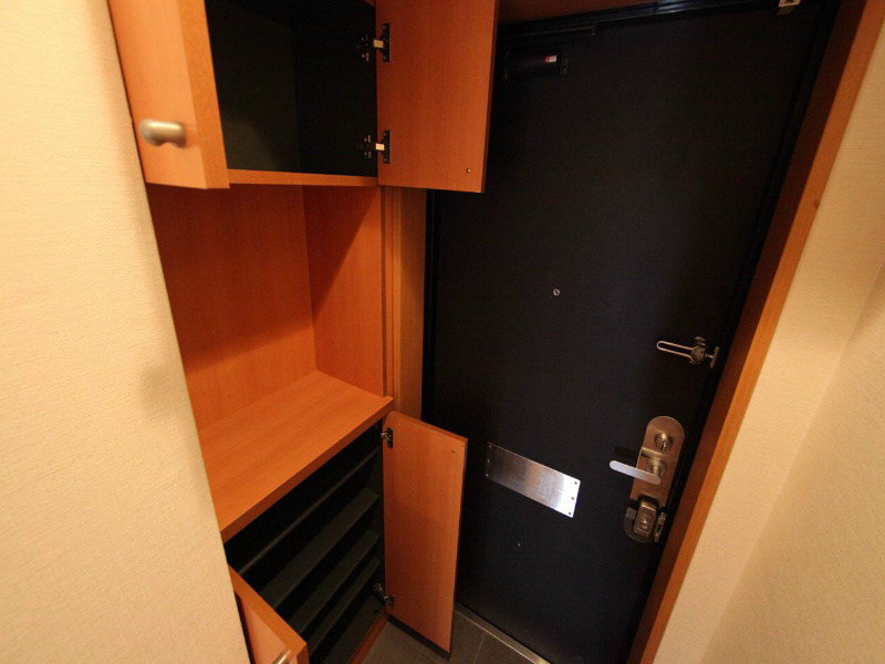 玄関　玄関　シューズボックス