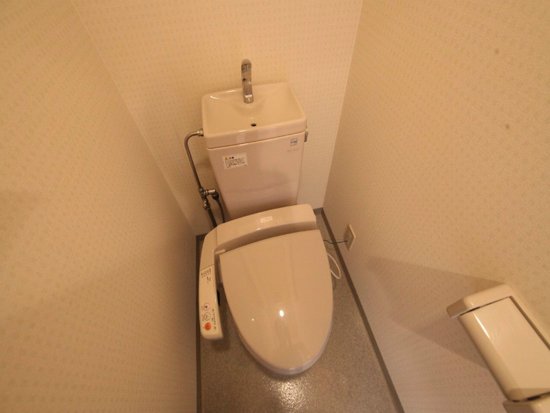 トイレ　温水洗浄暖房便座付トイレ