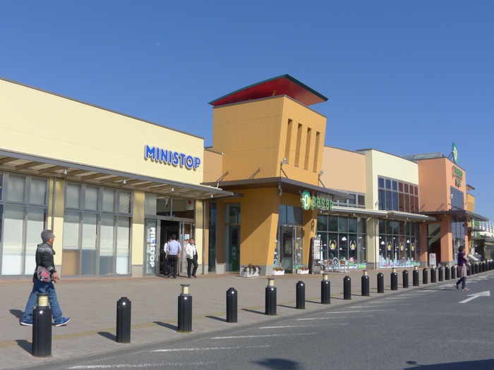 ショッピングセンター　パサール（ショッピングセンター）まで425m