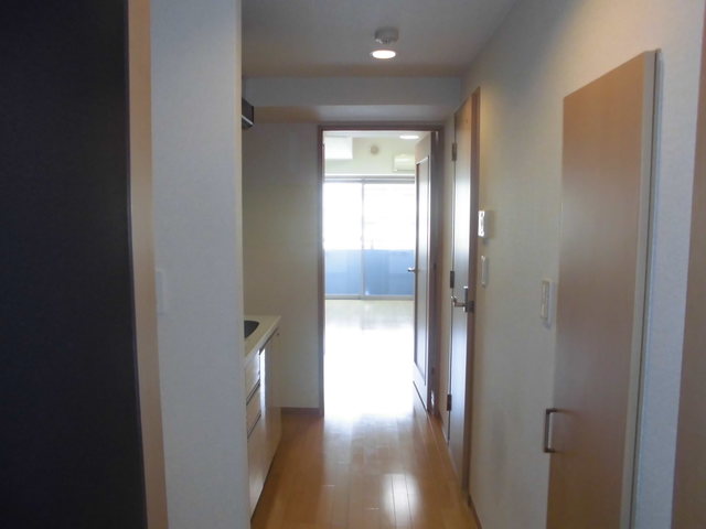 玄関　弊社は都内全域の物件をご紹介可能です！