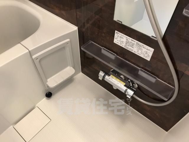 バス・シャワールーム　サーモスタット