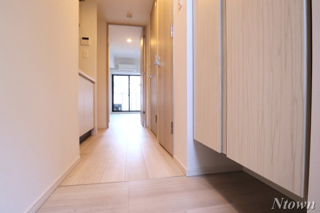 玄関　収納もある玄関です