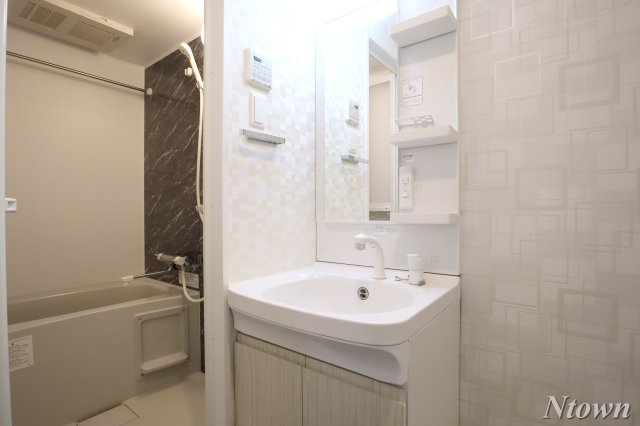 洗面設備　朝の身支度には欠かせない独立洗面化粧台