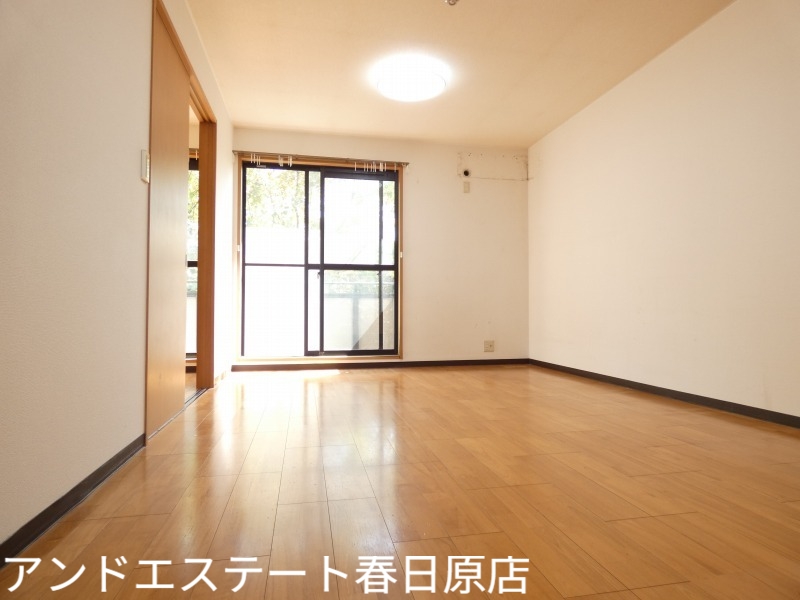 居室・リビング　別号室の写真です