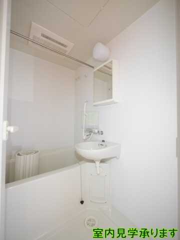 洗面設備　レガリアレジデンス早稲田イクス　※同タイプ別室の写真です