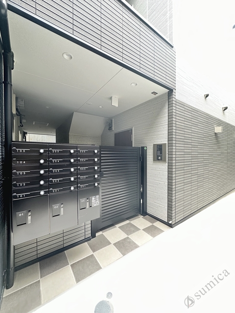 エントランス　明るいエントランスであなたのお帰りをお待ちします＾＾