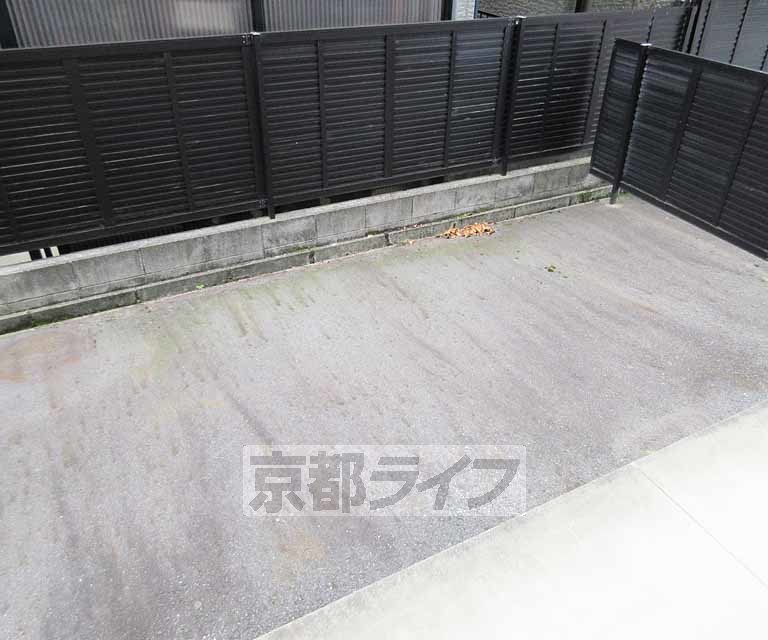 バルコニー　１階は大きなベランダ