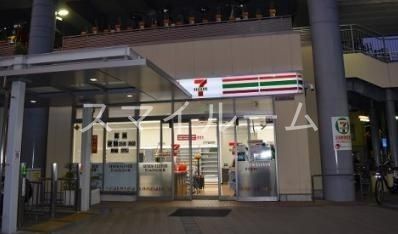 コンビニ　セブンイレブン京急ST蒲田東口駅前広場店（コンビニ）まで240m