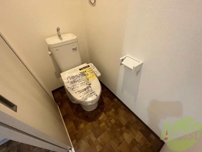 トイレ　同仕様施工物件、ルームカラーがホワイトになります。