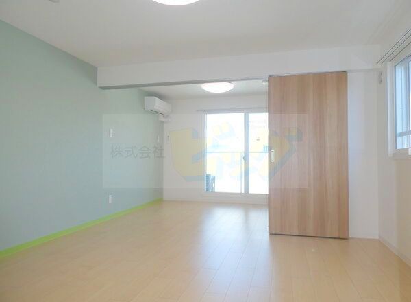 居室・リビング　☆10.2帖の広々としたリビングです！