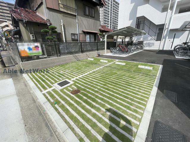 駐車場　駐車場