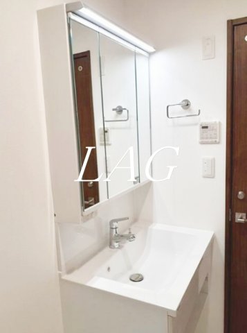 洗面設備　独立洗面台です。