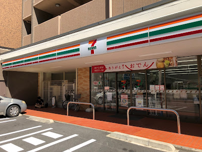 コンビニ　セブンイレブン 名古屋大須4丁目店（コンビニ）まで198m