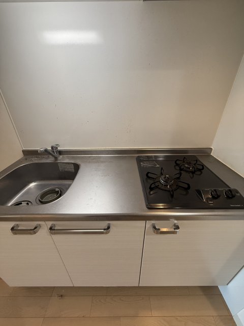 キッチン　同物件、別号室のものです。