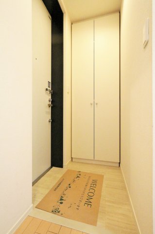 玄関　参考写真（同物件別部屋）