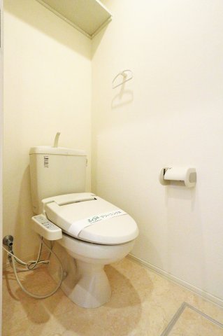 トイレ　参考写真（同物件別部屋）