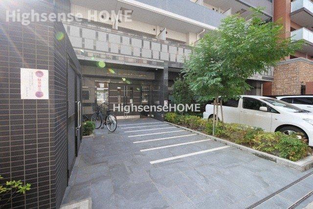 エントランス　ゆとりのあるエントランスです