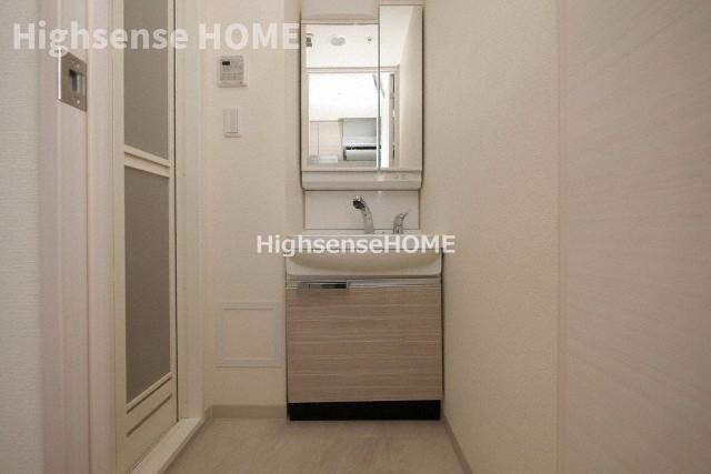 洗面設備　脱衣スペースもあります