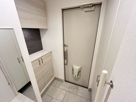 玄関　※別部屋の写真です