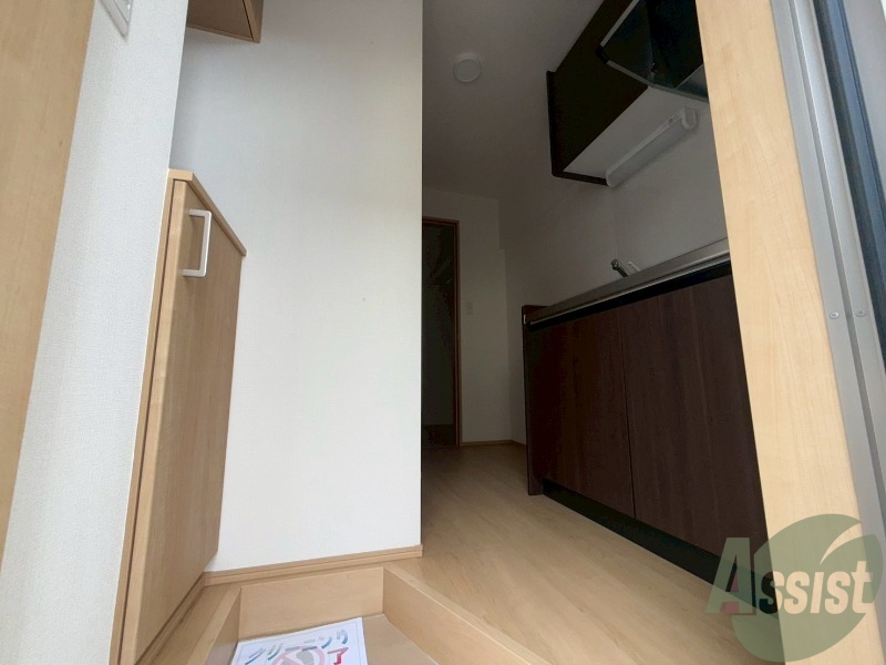 玄関　玄関から撮影しました。段差も高くないのがイイですね。