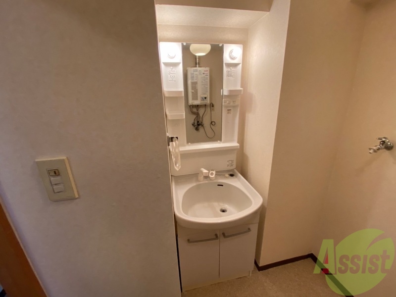 洗面設備　シャンプードレッサー。身支度はここでばっちり。