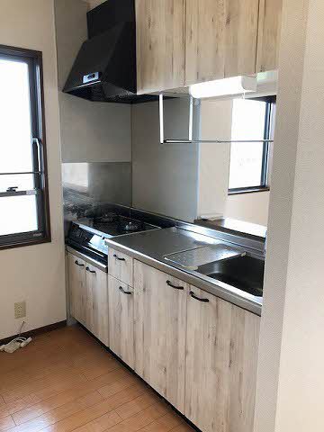 キッチン　2口コンんロ付き♪