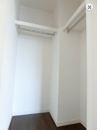 収納　衣類はもちろんたっぷり収納可能なウォークインクローゼット