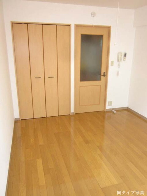 居室・リビング　同タイプ別部屋の写真です