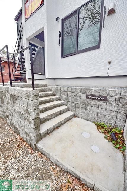 エントランス　お問合せはタウンハウジングまで！※現地待合わせ相談可能