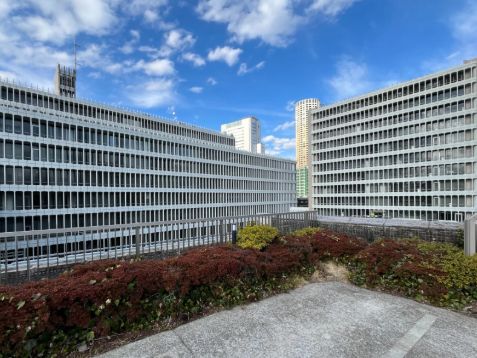 役所　目黒区役所(目黒区総合庁舎)（役所）まで1463m