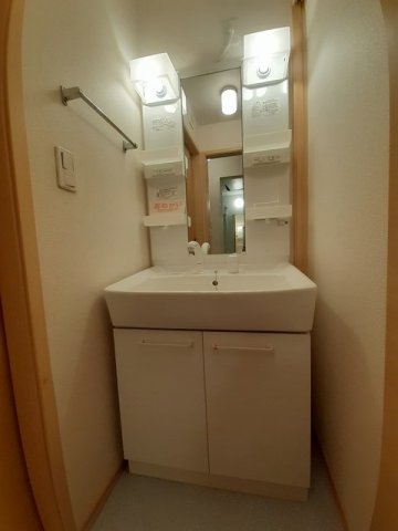 洗面設備　脱衣スペースもあります
