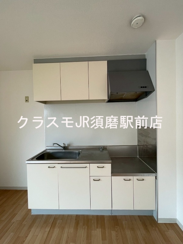 キッチン　あなたの好みに合わせたコンロを置いてくださいね。