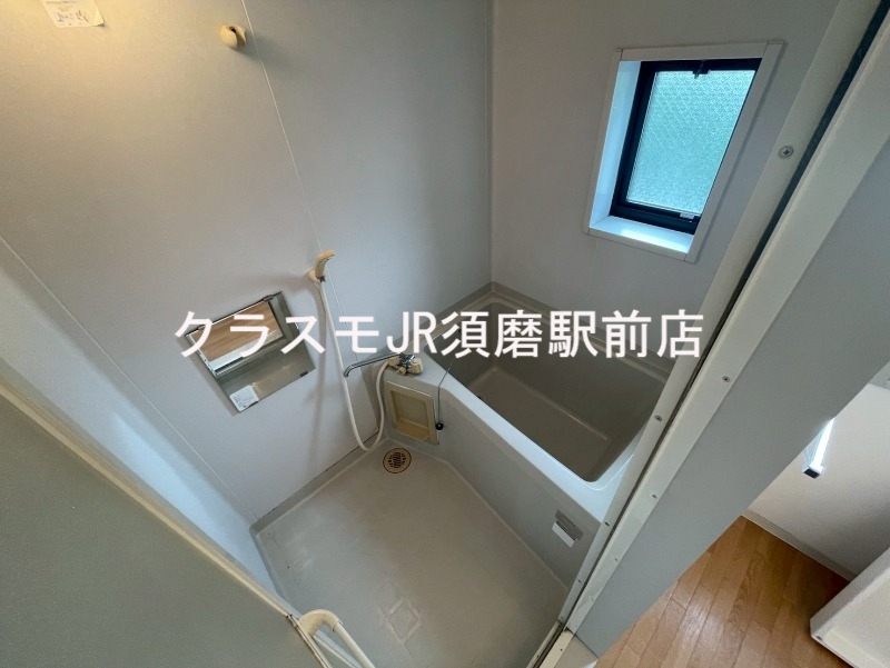 バス・シャワールーム　一日の疲れを洗い流す大切な空間。ゆったりくつろいでください。