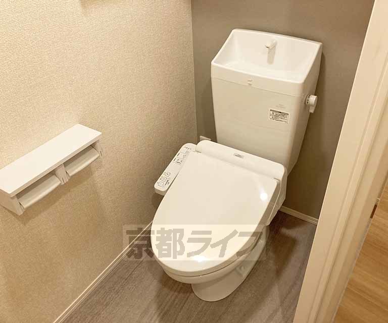 トイレ　ウォシュレット付きです・