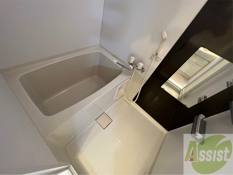 バス・シャワールーム　疲れを癒すには湯船でゆっくりするのが良いですよ。