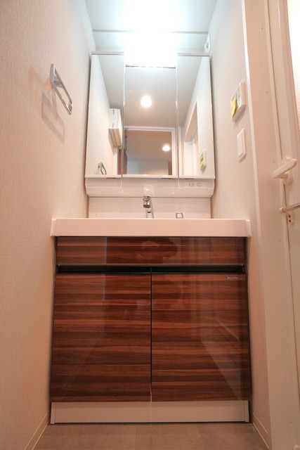 洗面設備　※写真は同タイプ住戸です。