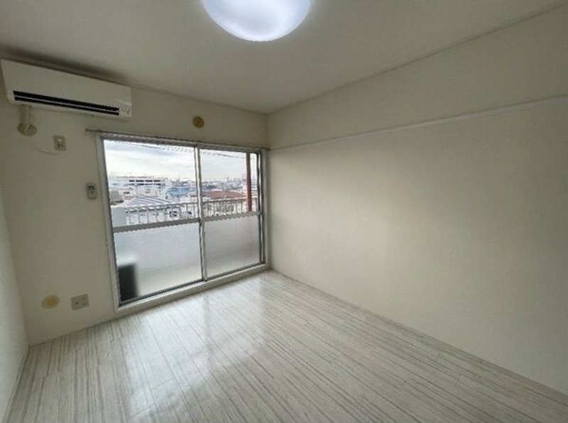 居室・リビング　図面と現状に相違がある場合には現状を優先