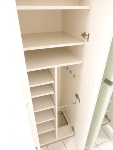 収納　シューズボックス