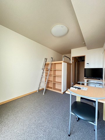 居室・リビング　こちらの居間で趣味の時間をお楽しみください