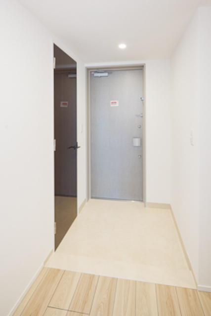 玄関　※写真は同タイプ住戸です。