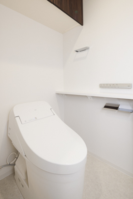 トイレ　※写真は同タイプ住戸です。